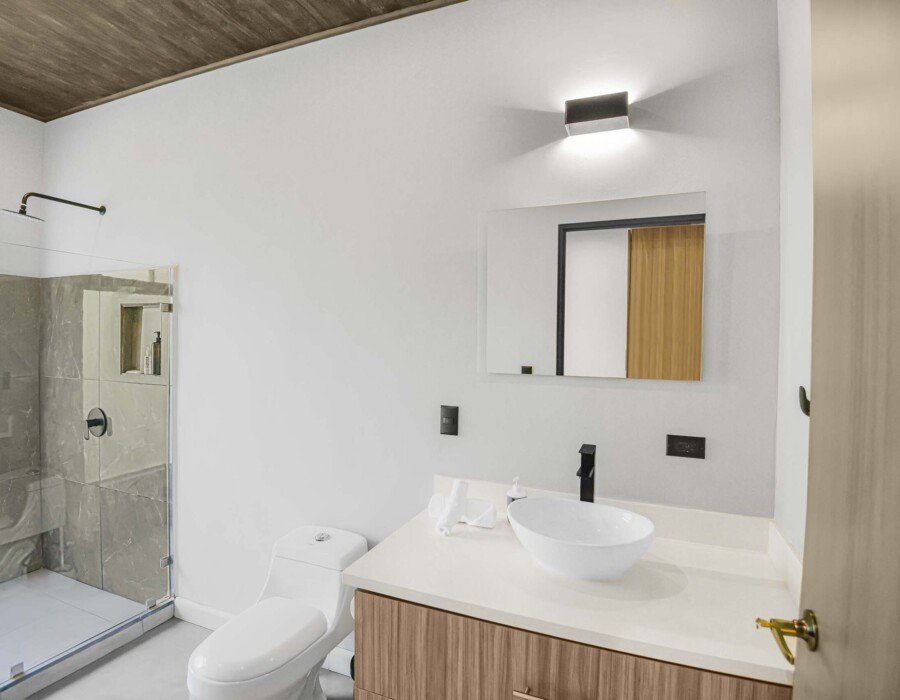 full bathroom in private room in seven ranch