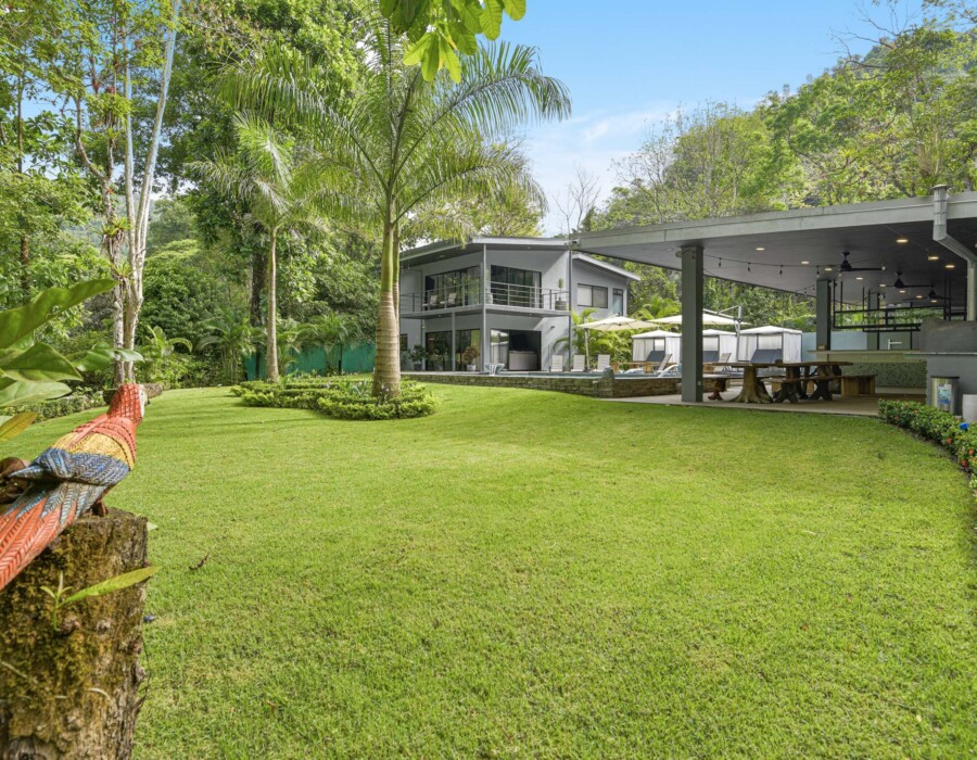 Large garden with grass in Seven Ranch