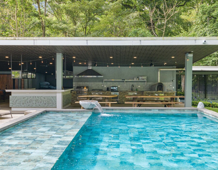 pool, bbq and garden in seven ranch