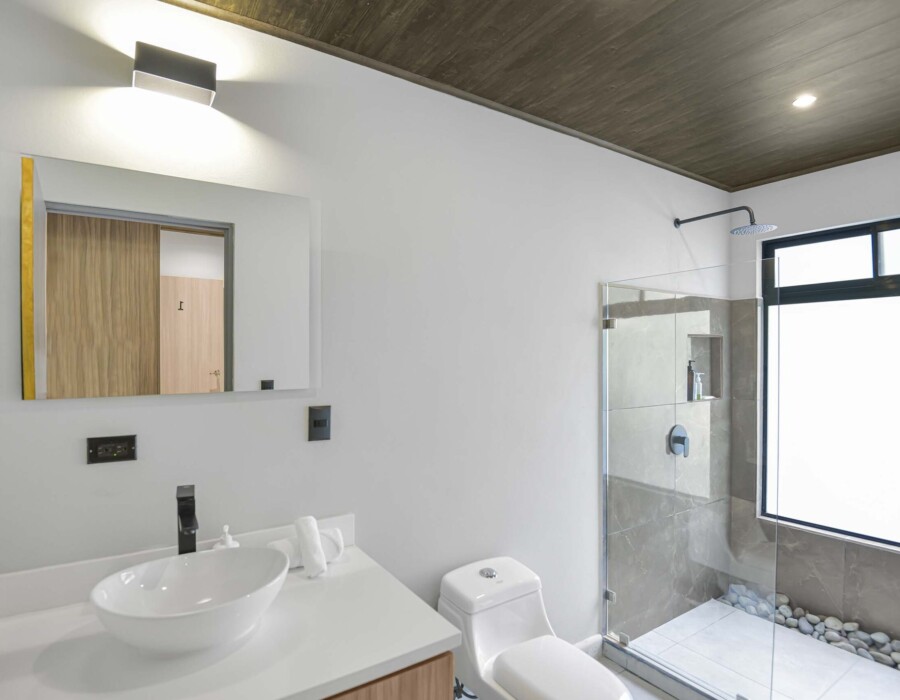 Bright and modern bathroom in Seven Ranch
