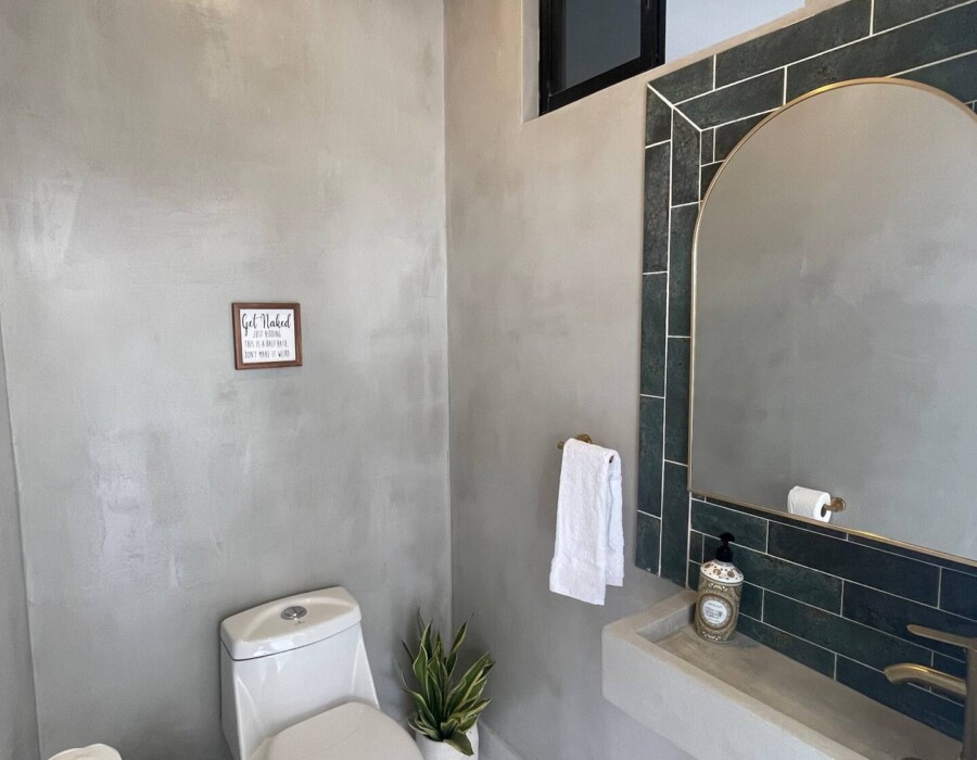 modern bathroom in casa brisa